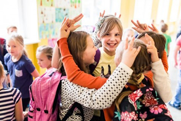 Riik eraldab hariduasutuste pidajatele 5,1 miljonit eurot, et toetada Ukrainast saabunud sõjapõgenikest laste haridustee jätkumist Eestis