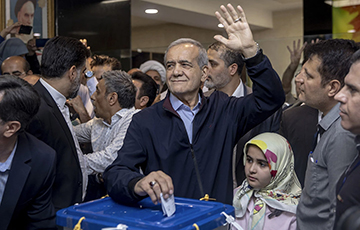 Iran Elects Heart Surgeon as President: Scientists Hopeful for Reform