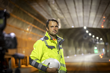 Risks of Hydrogen Vehicles in Tunnels