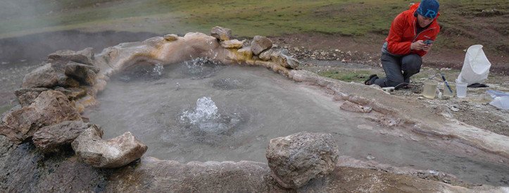 Unveiling Earth's Underbelly: Tectonic Plate Beneath Tibet May Be Undergoing Unprecedented Split