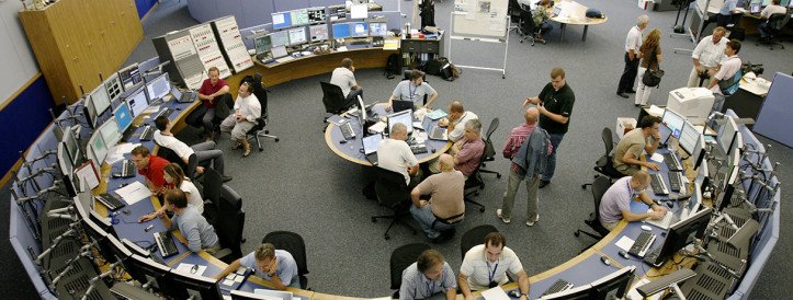 Larger teams worsen academic career prospects