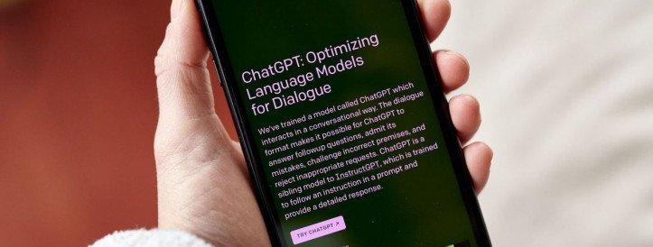 CAN ChatGPT AND OTHER AI BOTS SERVE AS PEER REVIEWERS?